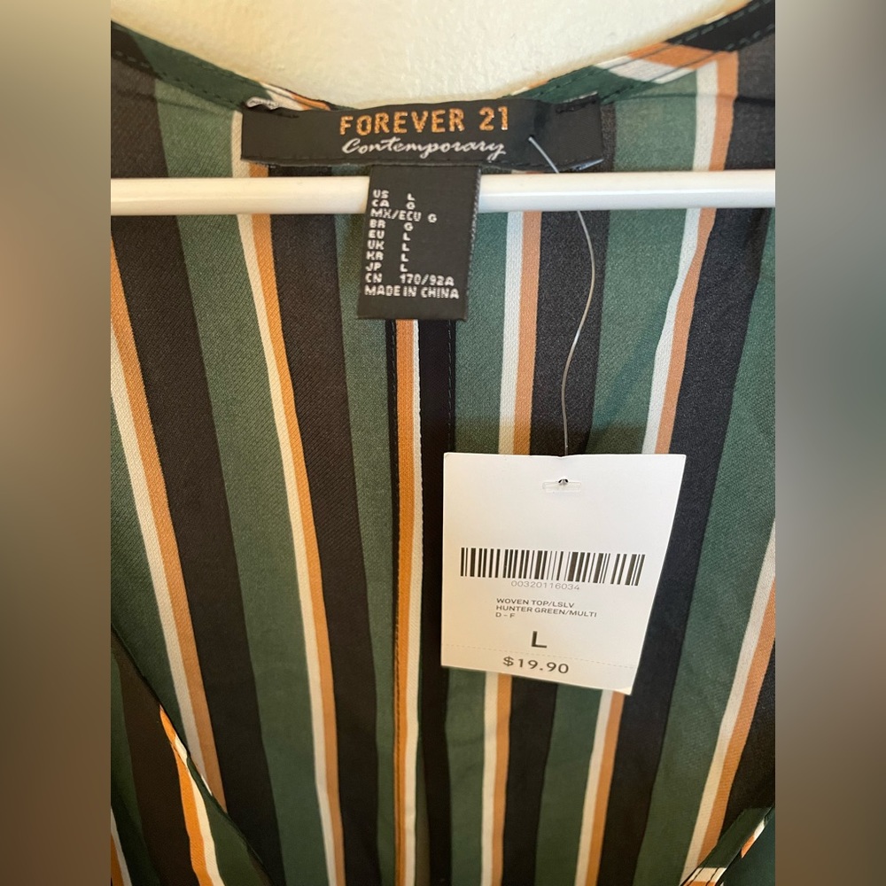 Forever 21 Large Sheer Striped Surplice Crop Top in Hunter Green/Stripes - Picture 7 of 10